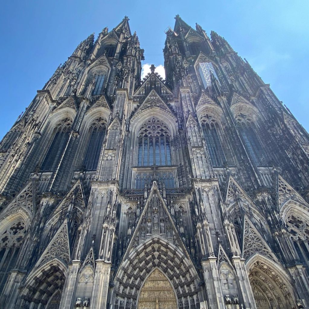 Der Kölner Dom Ein Meisterwerk der Gotik und spirituelles Zentrum am